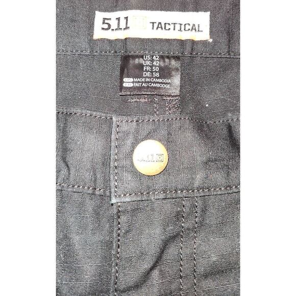 5.11 TACTICAL Men's Black shorts. Size 42. Inseam 9.25". - Picture 4 of 4